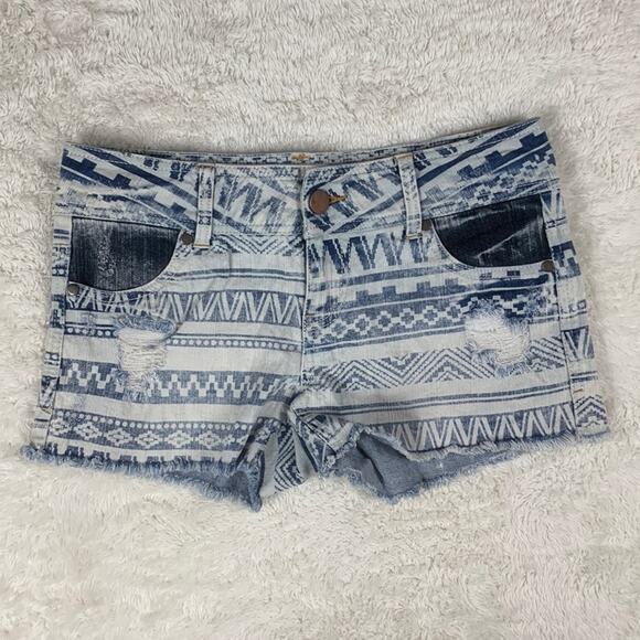 Fire Los Angeles striped pattern distressed fray hem denim shorts, 5 - Picture 1 of 10
